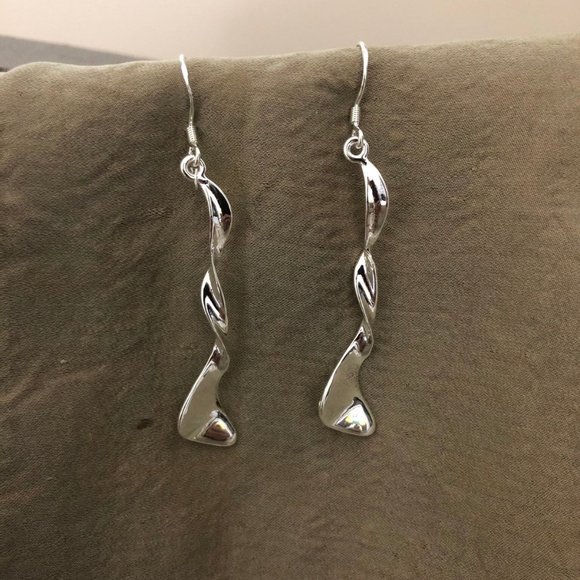925 sterling silver dangle earrings NWOT - Picture 4 of 5